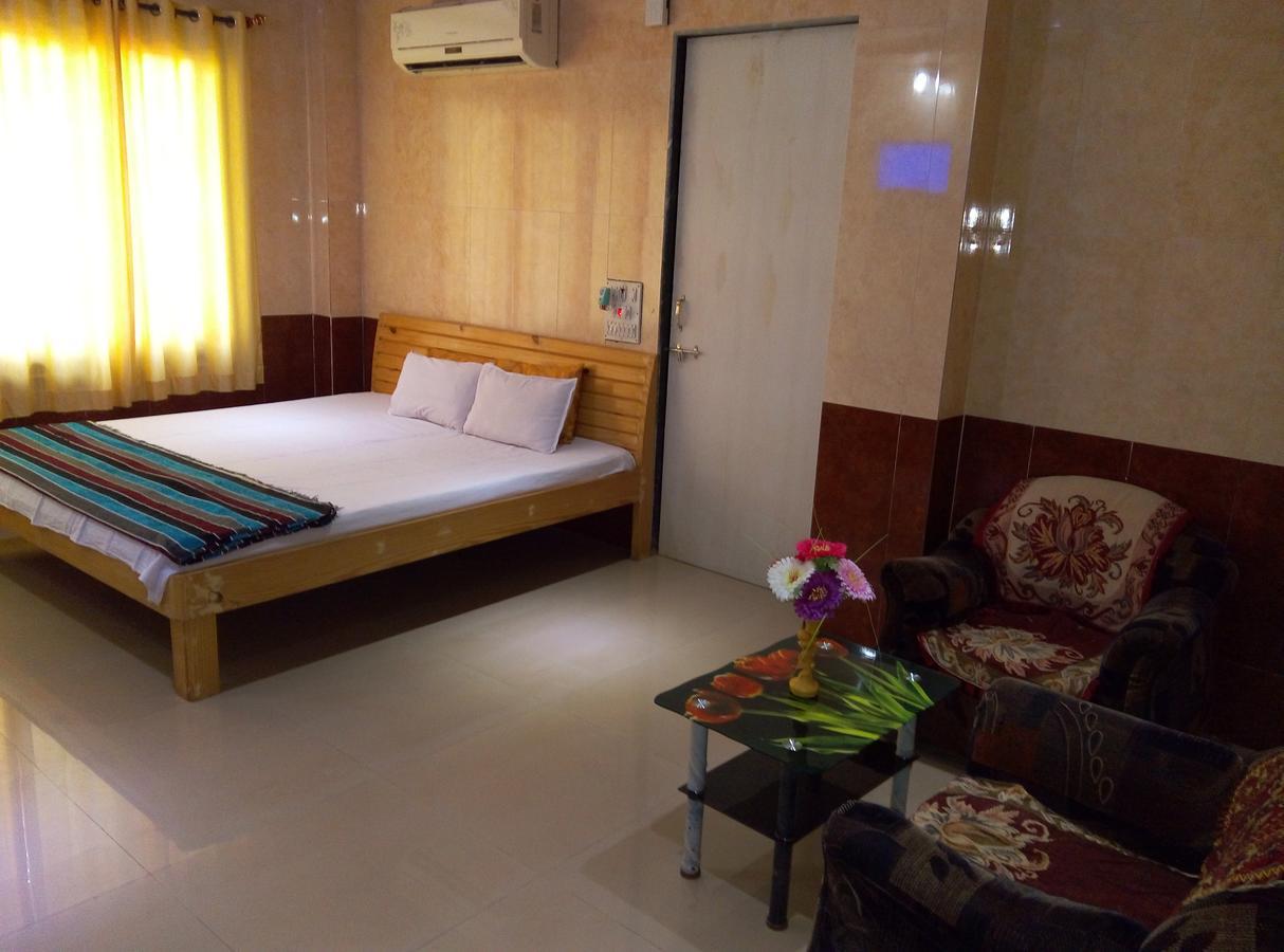 Om Shree Bed And Breakfast Harihareshwar Экстерьер фото