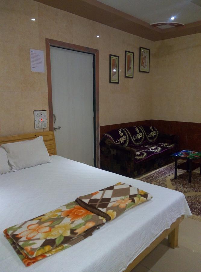 Om Shree Bed And Breakfast Harihareshwar Экстерьер фото
